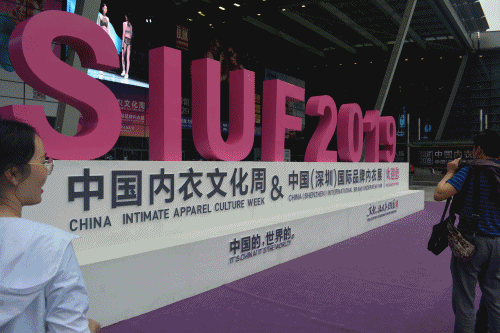 亚洲精品久久国产高清情趣